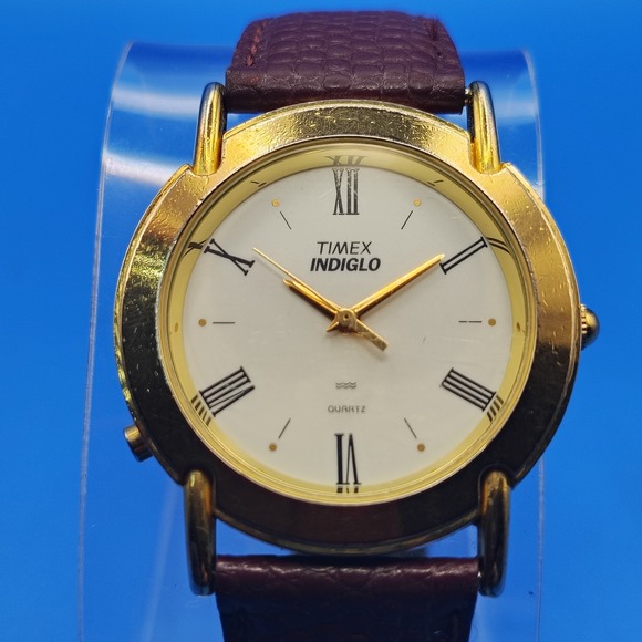 Vintage 1993 Timex Indiglo 32mm Women's Quartz Watch Crocodile Embossed Leather